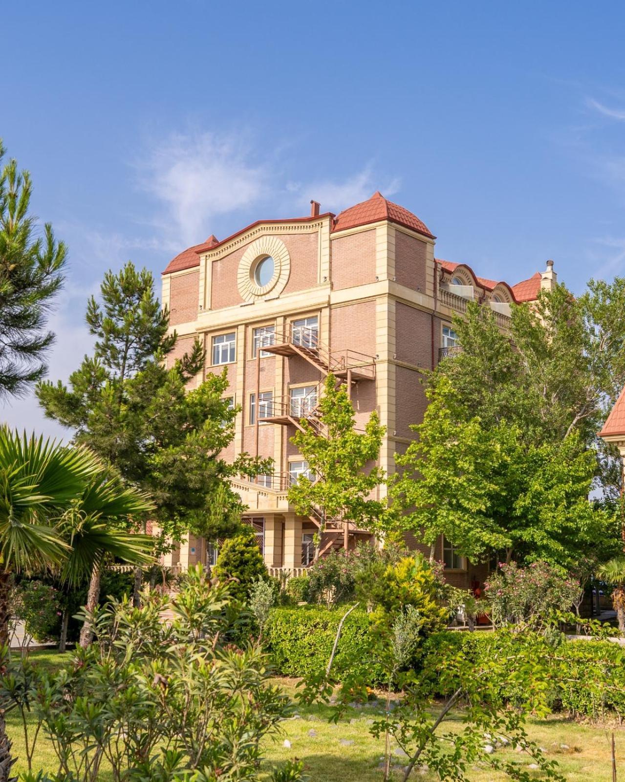 Green City Resort Hotel Bakoe Buitenkant foto